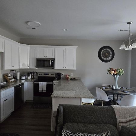 Gorgeous 3 Bedroom Home With Cable Tv In All Rooms & Free Wi-Fi Concord Exteriör bild