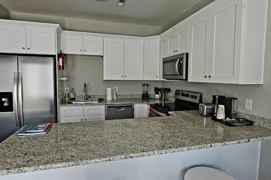 Gorgeous 3 Bedroom Home With Cable Tv In All Rooms & Free Wi-Fi Concord Exteriör bild