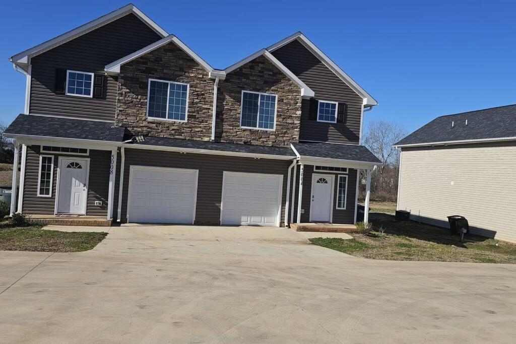 Gorgeous 3 Bedroom Home With Cable Tv In All Rooms & Free Wi-Fi Concord Exteriör bild
