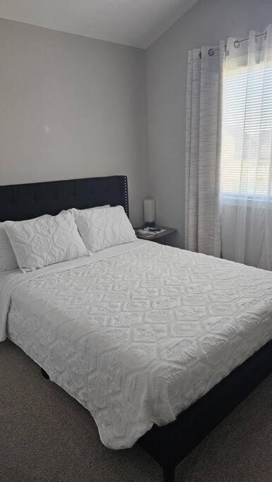 Gorgeous 3 Bedroom Home With Cable Tv In All Rooms & Free Wi-Fi Concord Exteriör bild