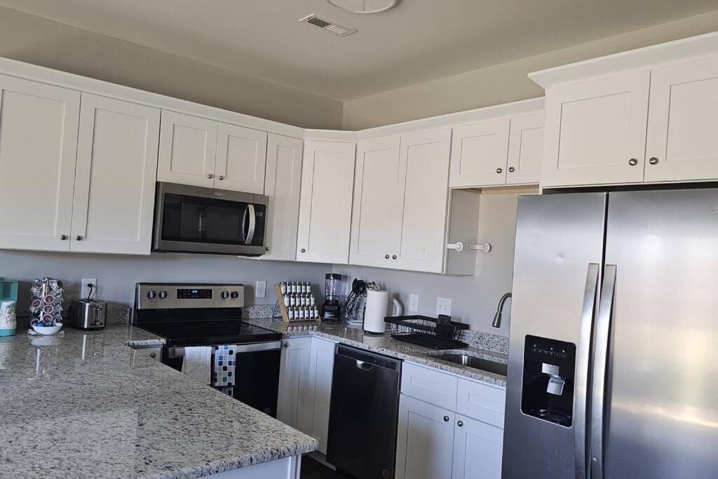 Gorgeous 3 Bedroom Home With Cable Tv In All Rooms & Free Wi-Fi Concord Exteriör bild